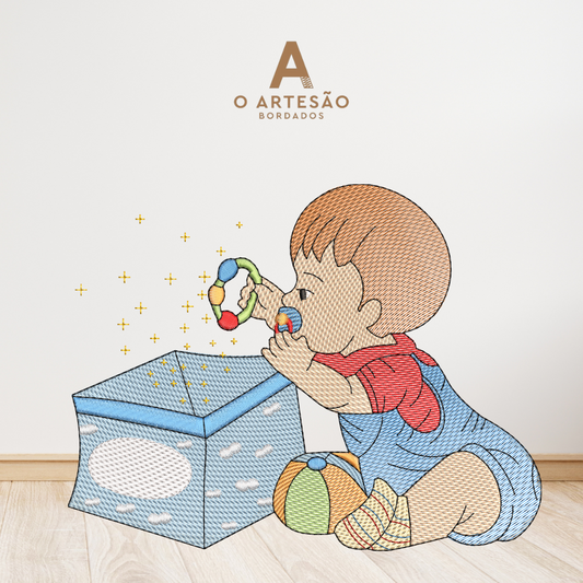 Menininho e Caixa de Brinquedos