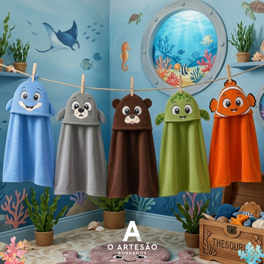 Matrizes de Bordado Rostinhos Lúdicos Coleção Amiguinhos do Oceano Bordadas em Toalhas com Capuz e Fundo Quarto Fundo do Mar Colorido em Pintura