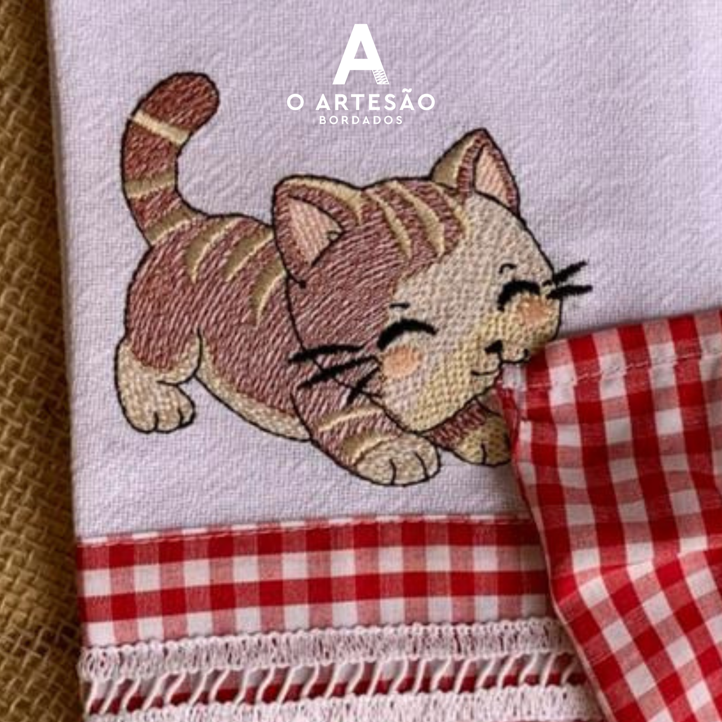 Matriz de Bordado Cozinha Gatinho Sapeca Puxando Pano de Prato — Projeto — Download Imediato