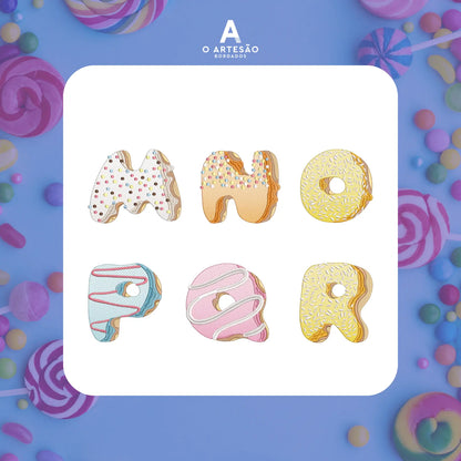 Pacote de Matrizes de Bordado Alfabeto Confeitaria M N O P Q R em fundo de doces