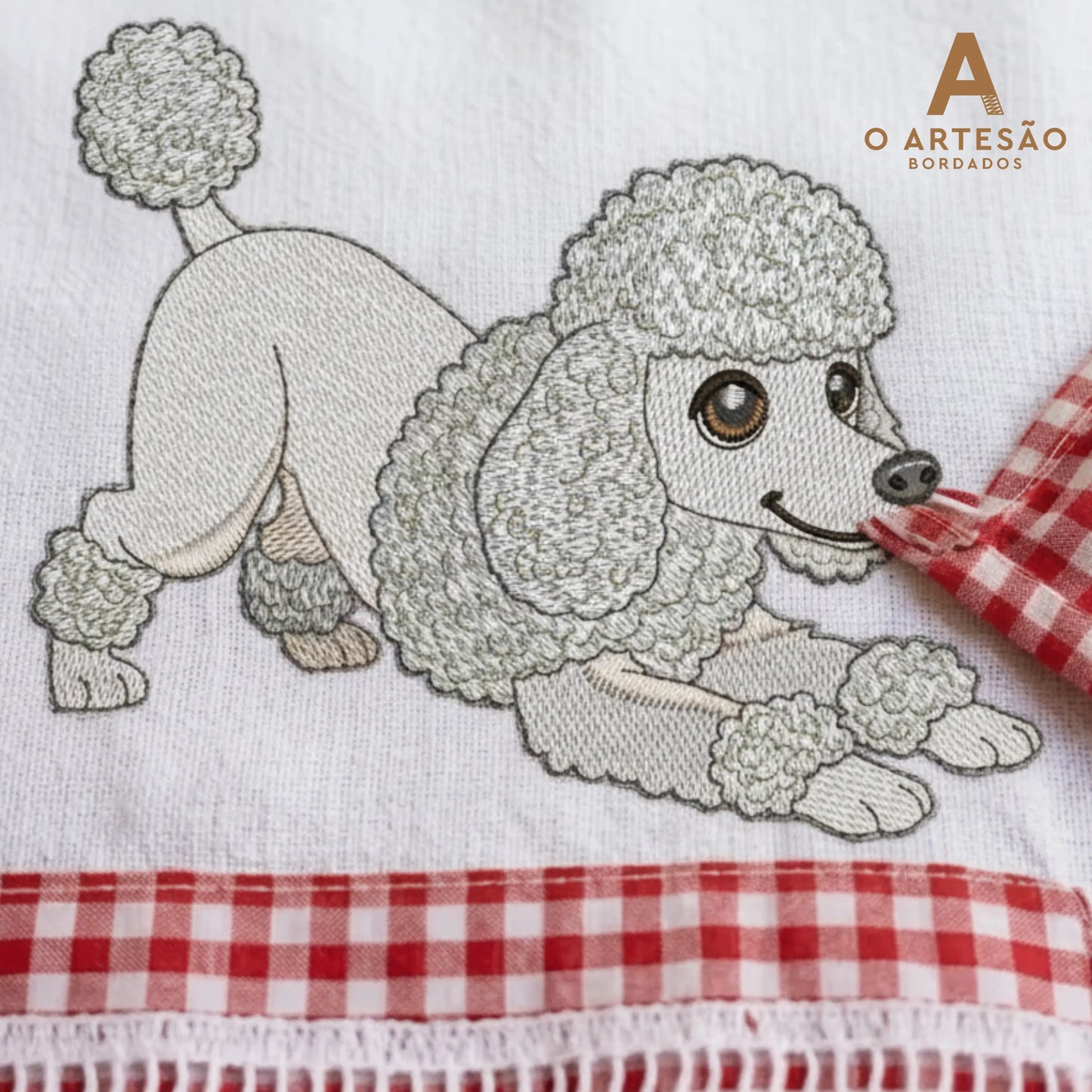 pano de Prato com Matriz de Bordado de Cozinha Poodle Fofinho Puxando Pano 